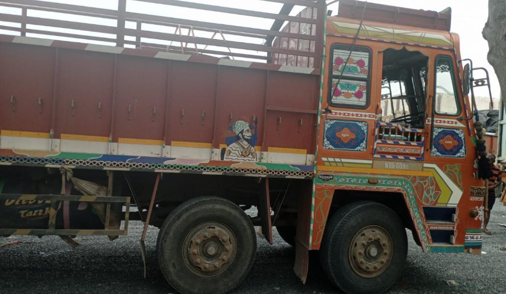 Ashok Leyland 3118 image 3